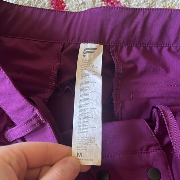 EUC WOMENS MEDIUM FABLETICS CASUAL SLACKS PANTS - Picture 2 of 8
